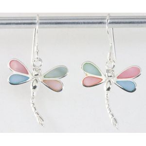 Zilveren libelle oorbellen met blauwe en roze parelmoer