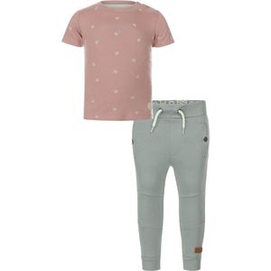 Koko Noko - Kledingset - Jongens - Joggingbroek Dusty Green - Shirt Light Mauve - Maat 86