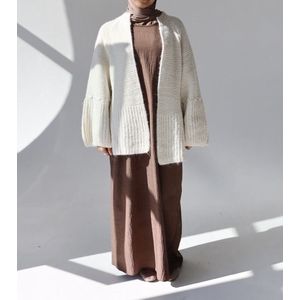 Vest- wol- maat M/L- wijde mouwen- korte dames vest- damesvest- cardigan- open vest- oversized- korte damesvest- cremewit kleurige vest-crème - wintervest- warm- oversized warme vest