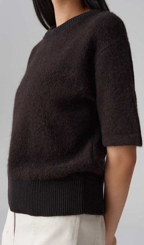 Bruine trui met korte mouwen