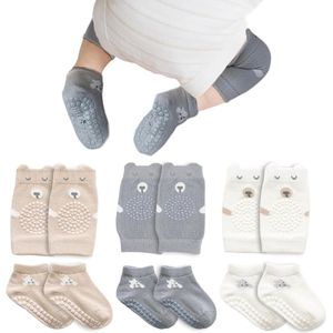 ByShane - Kniebeschermers en kruipsokken voor baby's | Set van 3 paar kniebeschermers en kruipsokken | Antislip met rubberen stippen | Kruiphulp voor jongens en meisjes | Wit | 0-6 maanden