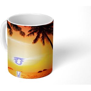 Mok - Koffiemok - Palmboom - Zonsondergang - Strand - Oranje - Tropisch - Mokken - 350 ML - Beker - Koffiemokken - Theemok