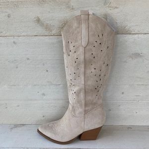 Hoge suèdine cowboylaars met gaatjesmotief beige 37 / Beige