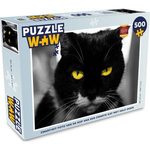 Puzzel Zwart-wit foto van de kop van een zwarte kat met gele ogen - Legpuzzel - Puzzel 500 stukjes
