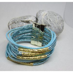 Boho - Ibiza - armband - 10 laags - leer - kunststof - lichtblauw - blauw - goud - magneetsluiting - lengte 19 cm