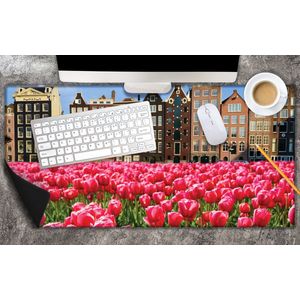 Bureau onderlegger - Roze Tulpenveld voor Rij Grachtenpanden in Amsterdam, Nederland - 80x40 cm - 2 mm Dik - Bureau mat Vinyl