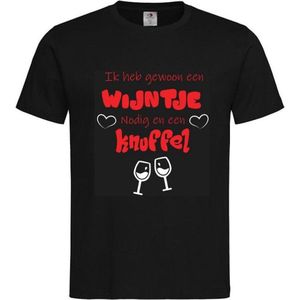 T-shirt Unisex Volwassenen Lol - carnaval - kermis - feestje - grappig - humor - valentijn - Tekst ""Ik heb gewoon een wijntje nodig en een knuffel"" Op Voorkant | korte mouw | Zwart/rood/wit | maat XXL
