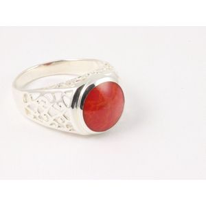 Opengewerkte zilveren ring met rode koraal steen - maat 18
