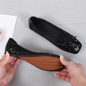 Dames ballerina flats casual met vierkante teen en pailletten. Comfortabele slip-on schoenen voor feestelijke gelegenheden in zwart, maat 40.5 EU.