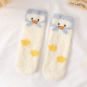 Fluffy dames sokken - huissokken - warme sokken - blauw - wit - leuke print pinguin - vogel - kuiken - 36-40 - cadeau - voor haar