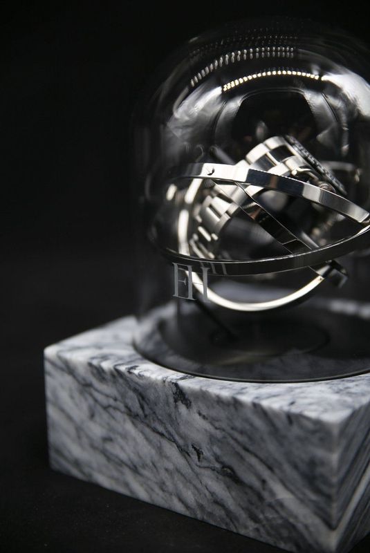 Tourbillon horlogeopwinder in grijs Emperador marmer en zilver stalen ringen - Elbrus Horology - Gyrowinder Orbit Watch Winder