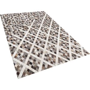 AKDERE - Patchwork vloerkleed - Bruin - 140 x 200 cm - Koeienhuid leer