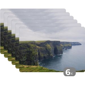 Placemat - Placemats kunststof - Uitzicht over de kliffen van Moher - 45x30 cm - 6 stuks - Hittebestendig - Anti-Slip - Onderlegger - Afneembaar