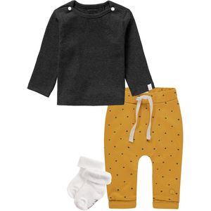 Noppies - Kledingset - 3 delig - Broek Kris oker - Shirt Natal Grey - 1 paar sokjes - Maat 56