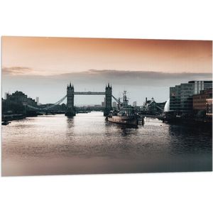 Vlag - Tower Bridge met Zonsondergang in Londen, Engeland - 90x60 cm Foto op Polyester Vlag