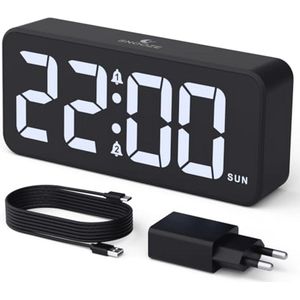 Digitale wekker met groot led-display en USB-oplaadpoort