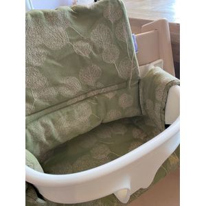 Tripp Trapp zitkussen - verkleinkussen - kussen - baby insert - Pure Baby Love - jasmijn groen met blaadjes