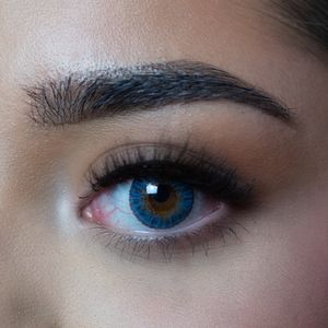 True sapphire | Kleurlenzen Complete Set | Realistische Jaarlenzen | Inclusief lenzen bakje, applicators, vloeistof en kleurlenzen | Kleurlenzen op sterkte en zonder sterkte | Zachte lenzen | Comfortabel voor dagelijks gebruik | Halloween