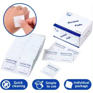 Alcohol Pads - Alcohol doekjes 70% - 100 stuks voor het reinigen en desinfecteren van een piercing, tattoo of wondje