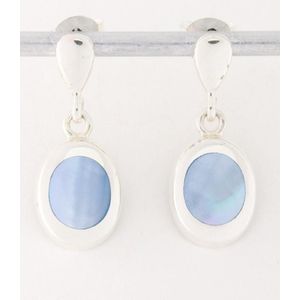 Hoogglans zilveren oorstekers met lichtblauwe schelp