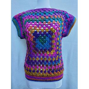 Gehaakte trui korte mouwen in paars, roze, oranje, okergeel, groen, blauw met glinsterdraad handgemaakt