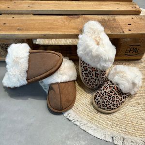 ACTIE 2 PAAR PANTOFFELS camel leopard 39