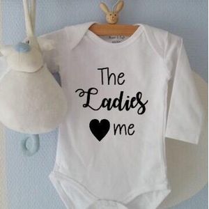 Baby Rompertje jongen met tekst | The Ladies love me | Lange mouw | zwart wit | maat 62/68 | geboorte baby  Cadeau Kraamcadeau