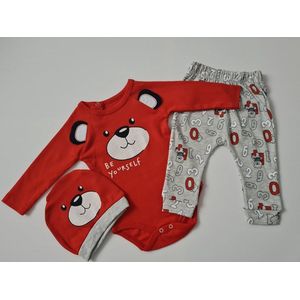 Baby 3 delige set -maat 60/68 - rood - rompertje - broekje muts - kleuren varianten geel - roze maat 62 68 74