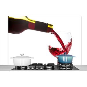 Spatscherm keuken 120x80 cm - Kookplaat achterwand Rode wijn die in een wijnglas wordt gegoten - Muurbeschermer - Spatwand fornuis - Hoogwaardig aluminium