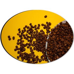 Dibond Ovaal - Schaal vol Verse Bruine Koffiebonen tegen Gele Achtergrond - 28x21 cm Foto op Ovaal (Met Ophangsysteem)