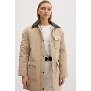 Jas Zandkleur met Vegan Leer Kraag