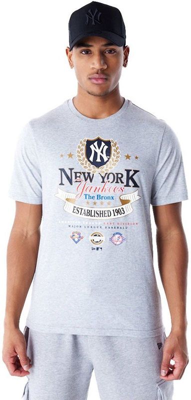 New Era Mlb Badge Graphic New York Yankees T-shirt Met Korte Mouwen Grijs L Man,Vrouw