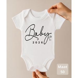 Ohana Advent® Baby 2026 – Baby Romper met tekst – Newborn Maat 50 – 0-1 Maand – Zwangerschap Aankondiging & Kraamcadeau – 100% Katoen – 260gsm Premium katoen