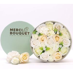 Zeepbloemen Geschenk Set - Ronde Doos - Bruiloft Bloemen Wit & Ivoor - Zeeprozen - Zeepbloemen Cadeau Set - 20x8cm