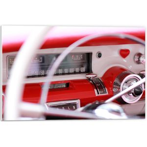 PVC Schuimplaat- Radio in Rode Auto bij Wit Stuur - 60x40 cm Foto op PVC Schuimplaat