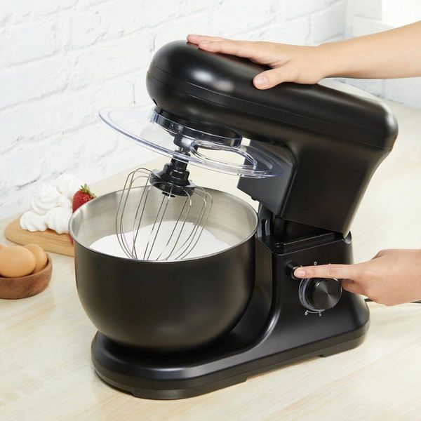 De Elegante Krachtpatser in Jouw Keuken: De Tristar Keukenmachine Zwart