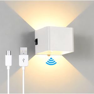 Oplaadbare wandlamp voor binnen met bewegingsmelder, 5 W LED wit USB-wandverlichting werkt op batterijen met schakelaar, warmwit, snoerloze Muurlampen, voor slaapkamer, woonkamer, trap, hal [Energieklasse G]