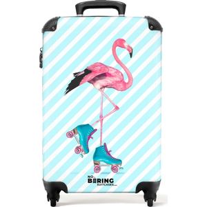 NoBoringSuitcases.com® - Handbagage koffer lichtgewicht - Reiskoffer trolley - Flamingo met blauwe rolschaatsen - Rolkoffer met wieltjes - Past binnen 55x40x20 en 55x35x25