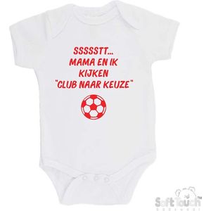 Soft Touch Romper Gepersonaliseerd Voetbal Club naar Keuze ""ssssstt Mama en ik kijken ...."" Unisex Katoen Wit/rood Maat 62/68