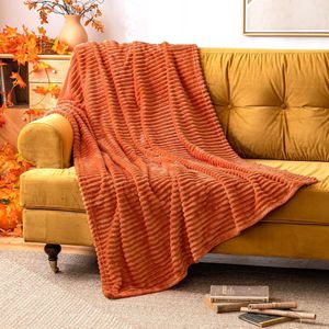 Zachte Fleece Deken, Flanellen Deken, Effen Dekens, Bank Deken, Pluizige Throw, Microvezel Beddensprei, Bank Deken voor Bed, Bank, Slaapkamer, Kantoor, 125 x 150 cm, Oranje Rood.