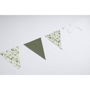 Vlaggenlijn van stof | Cloverfields - 2 meter / 5 vlaggetjes - Groene en klavertjes vier / bladeren driehoek vlaggetjes - Verjaardag slinger / Babykamer decoratie - Stoffen slingers handgemaakt & duurzaam