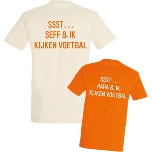 Setje EK shirts voor Vader en Kind-Beige-Oranje-Ssst wij kijken voetbal met kindernaam-Heren XL-Kind 110/116