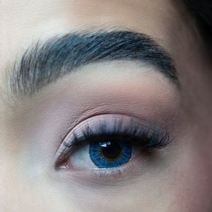 Symphony - Grijze Jaarlenzen - Realistische Kleurlenzen - Blister Editie - Inclusief Lenzen Bakje en Applicators