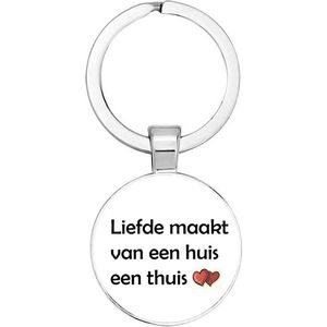 Akyol - Liefde maakt van een huis een thuis Sleutelhanger - Vriendschap - Liefde - Vrienden - Leuk cadeau om te geven - 2,5 x 2,5 CM