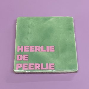 Tegeltje met Tekst: Heerlie de Peerlie | Groen-Roze | Cadeau - Handgemaakt - Geschenk | 10x10cm | JSI Epoxy&More