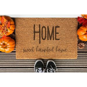Sweet Haunted Home | 90x60 cm | Nieuwe huis cadeau | Ingangsmat | Deurmat met stijl | Verhuizing cadeau | Praktisch & trendy | Perfect voor binnenkomst | Cadeau voor nieuwe woning