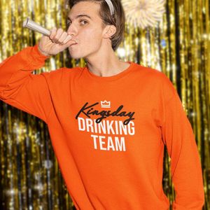 Oranje Koningsdag Trui Kingsday Drinking Team - Maat 4XL - Uniseks Pasvorm - Oranje Feestkleding