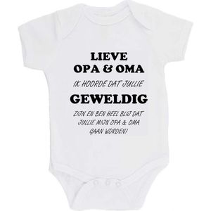 100% katoenen Romper ""Lieve opa & oma ik hoorde dat jullie geweldig zijn en ben heel blij dat jullie mijn opa & oma gaan worden!"" Unisex Katoen Wit/zwart Maat 62/68