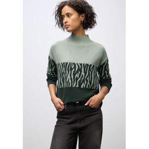A303479 - Gebreide Trui - Zachtgroen en Zwart - Kleurgeblokte Look met Dierenprint