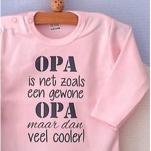 Baby Rompertje lichtroze meisje met tekst | Opa is net zoals een gewone opa maar dan veel cooler | lange mouw | roze met grijs | maat 62/68